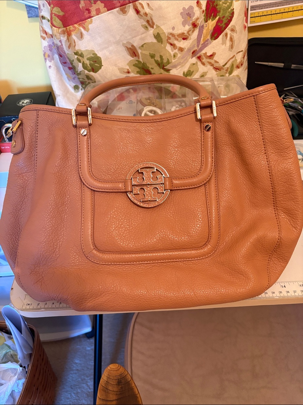 Tory Burch Amanda Leather Bag - Picture 11 of 13